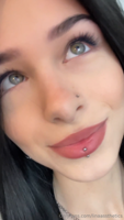 0hzzekv8vj8rbn1kw6mfg_source-TeTawjqy1cLSKYc7E3AsOrUbq2myrwz8.mp4