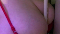 8cade152c875134fbed9bcd82dbec4c0-xVYQr1PU.mp4